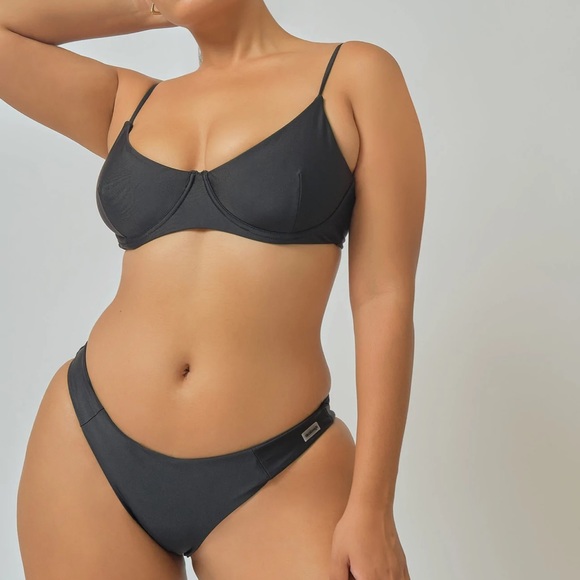 Various blackbough swimwear - Picture 2 of 4